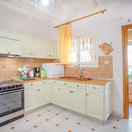 Seaview Calypso Villa Nisaki  ภายนอก รูปภาพ