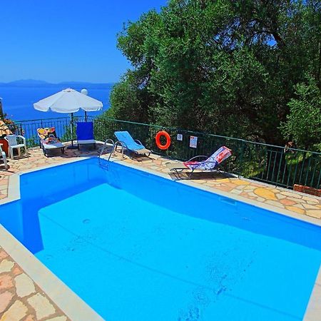 Seaview Calypso Villa Nisaki  ภายนอก รูปภาพ