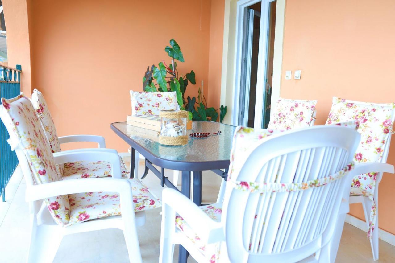 Seaview Calypso Villa Nisaki  ภายนอก รูปภาพ