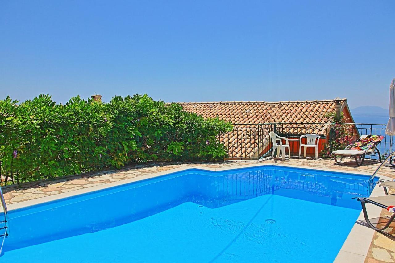 Seaview Calypso Villa Nisaki  ภายนอก รูปภาพ