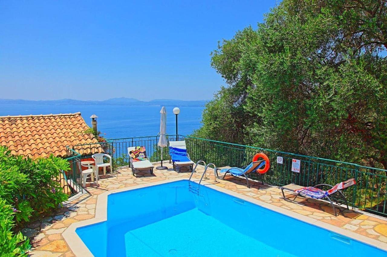 Seaview Calypso Villa Nisaki  ภายนอก รูปภาพ