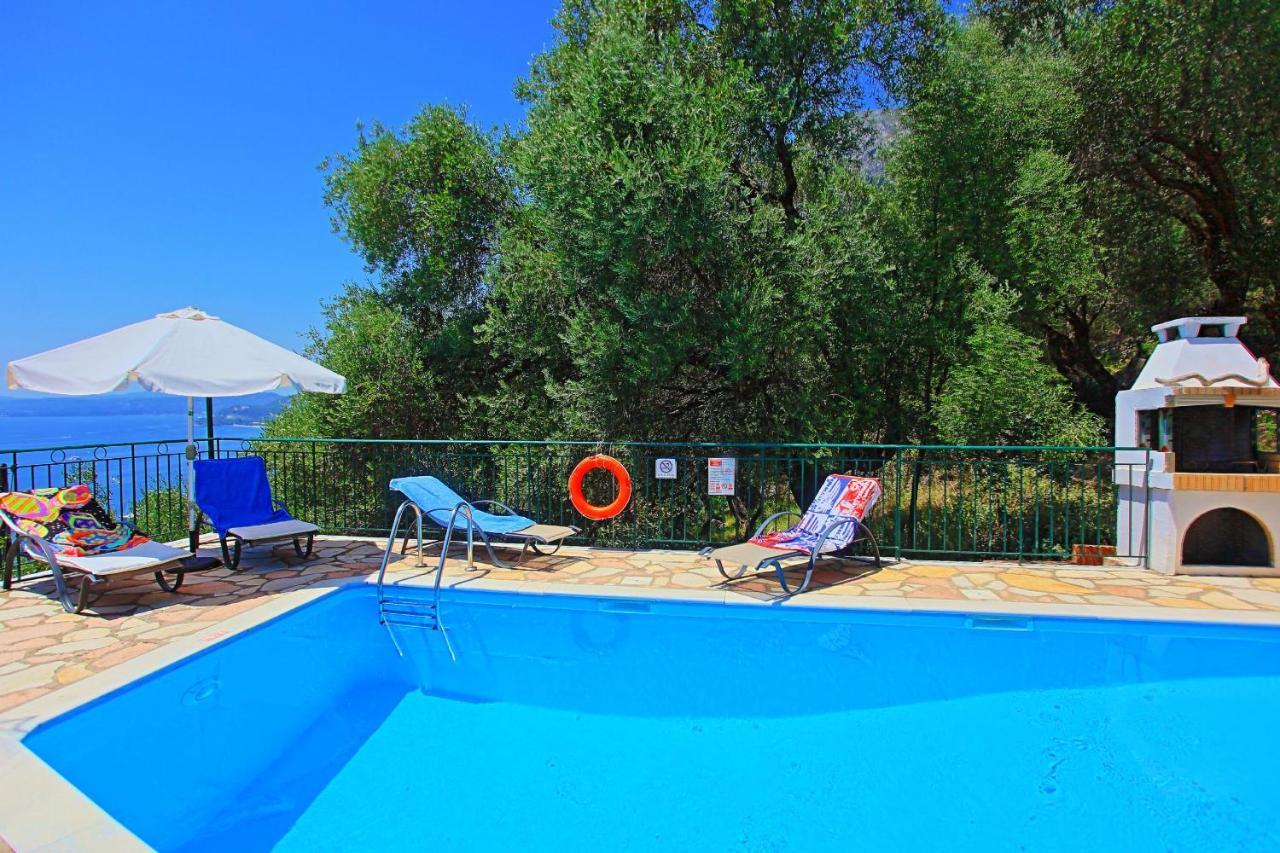 Seaview Calypso Villa Nisaki  ภายนอก รูปภาพ