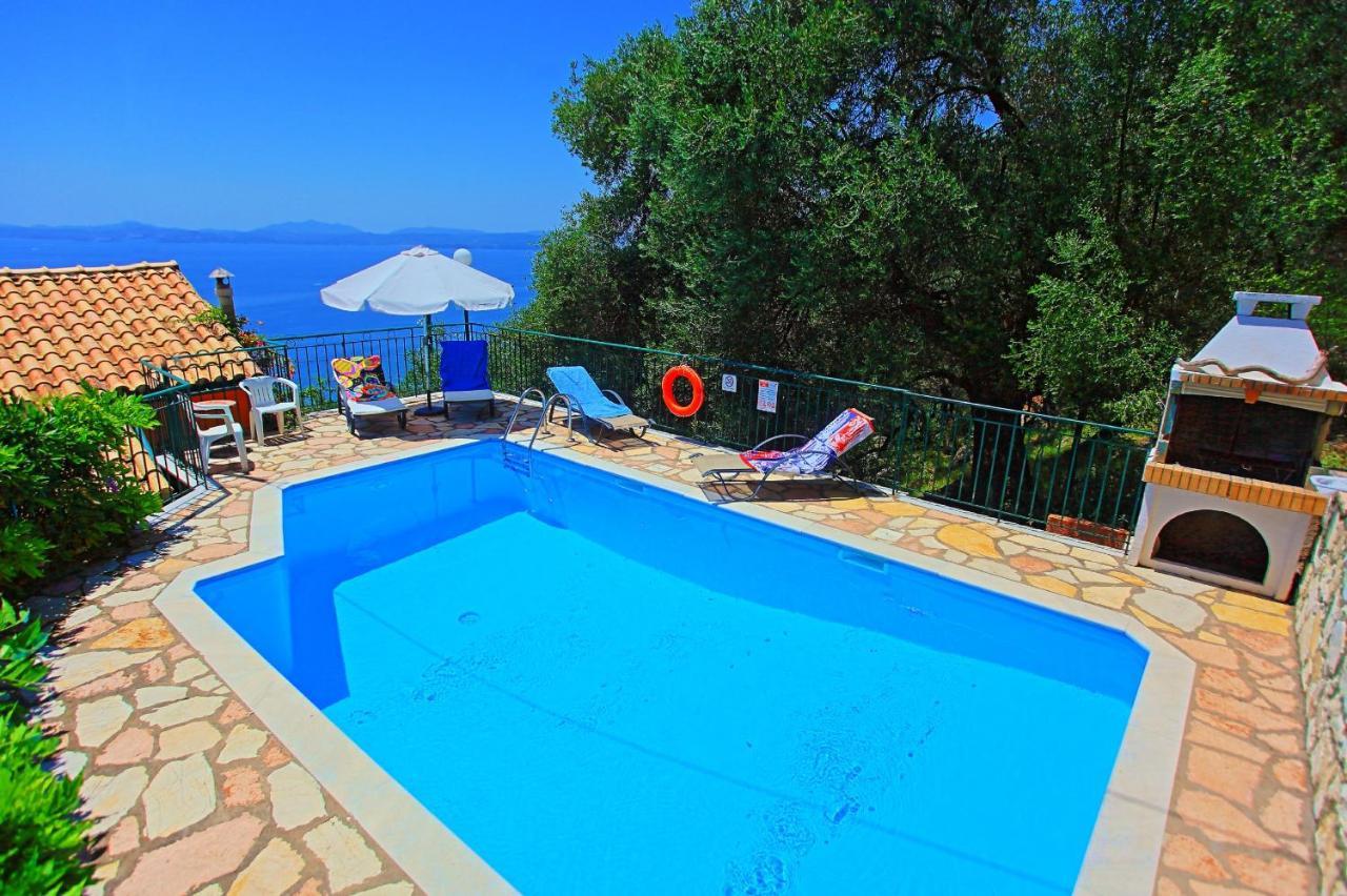 Seaview Calypso Villa Nisaki  ภายนอก รูปภาพ
