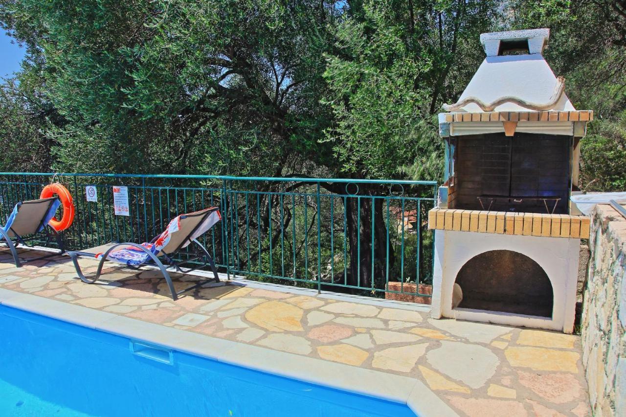 Seaview Calypso Villa Nisaki  ภายนอก รูปภาพ